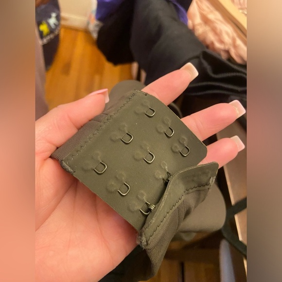 Lululemon run on bra nwt - Picture 11 of 11